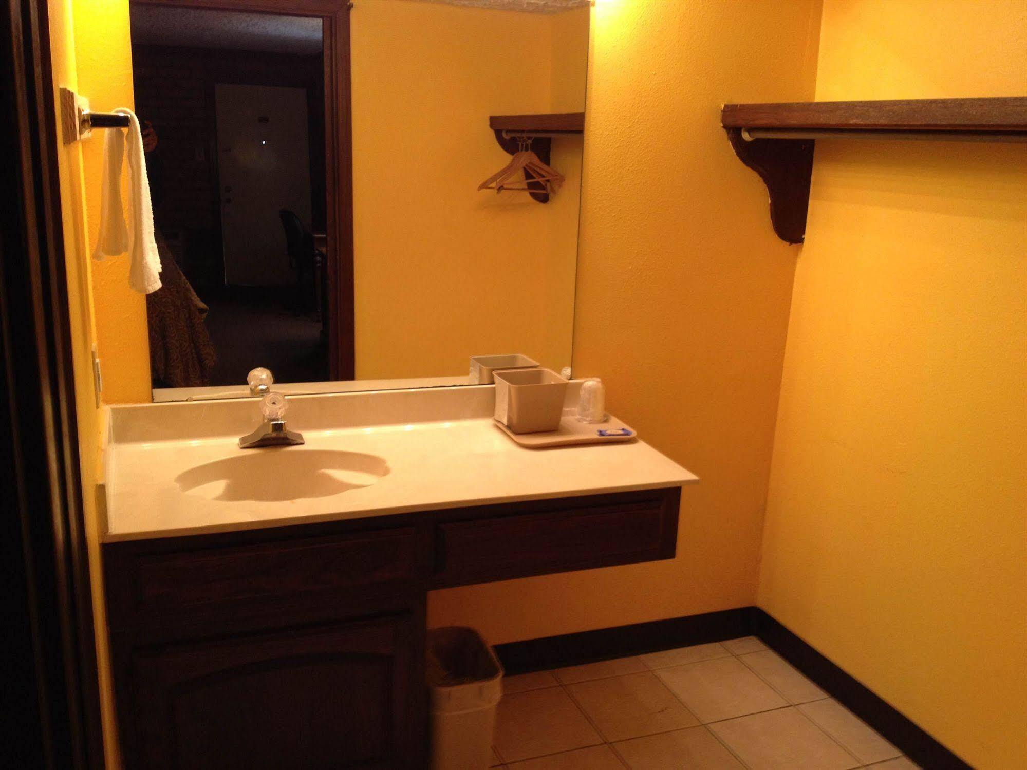 Red Roof Inn Monroe Ngoại thất bức ảnh